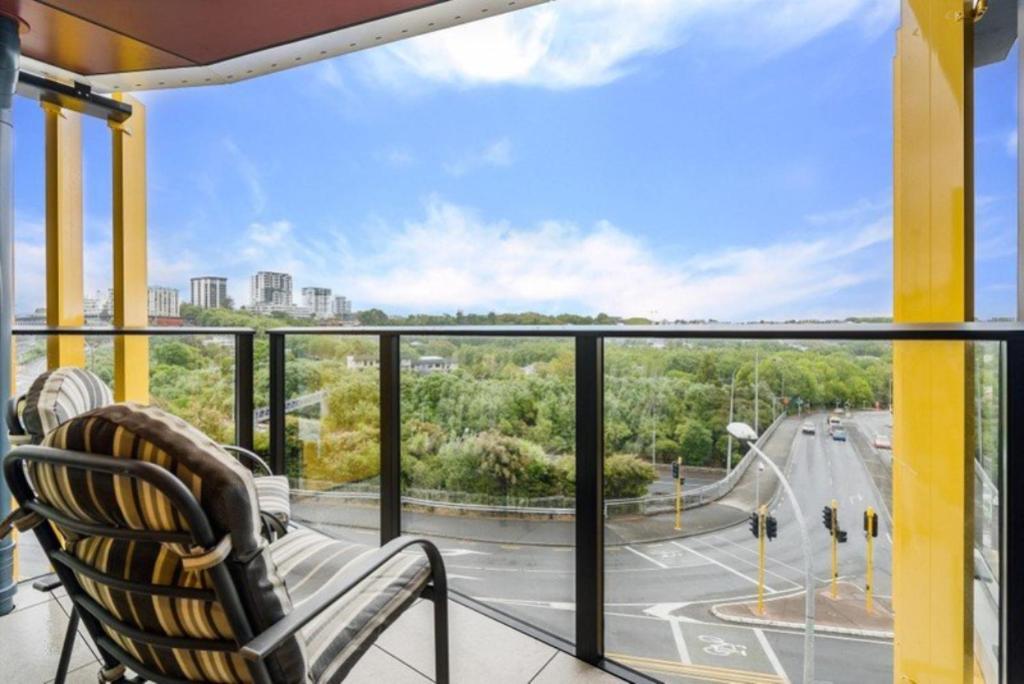 Free Wifi!! Spacious 1-Bedroom Apt, Auckland Cbd Kültér fotó