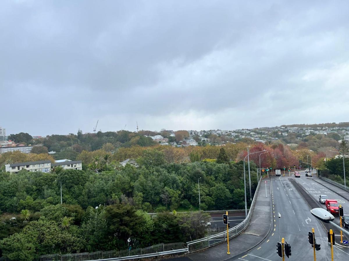 Free Wifi!! Spacious 1-Bedroom Apt, Auckland Cbd Kültér fotó