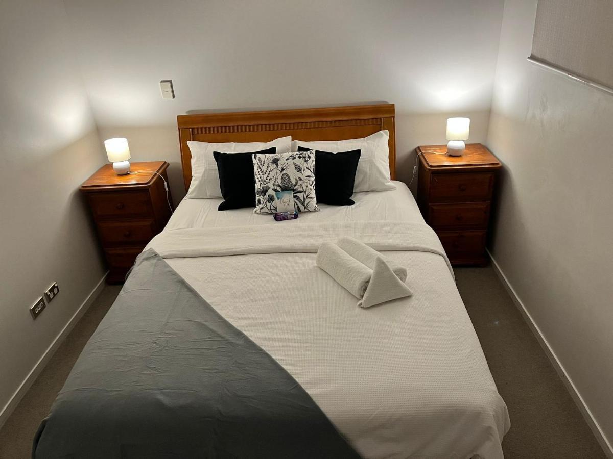 Free Wifi!! Spacious 1-Bedroom Apt, Auckland Cbd Kültér fotó