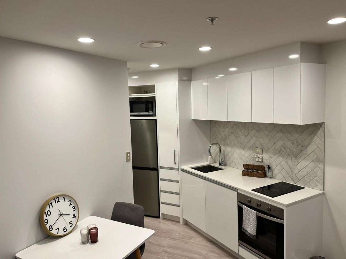 Free Wifi!! Spacious 1-Bedroom Apt, Auckland Cbd Kültér fotó